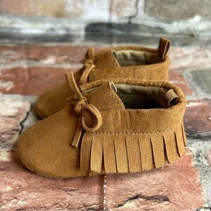 5 for $25🔥Old Navy Brown Infant Moccasins Size 3-6 Months